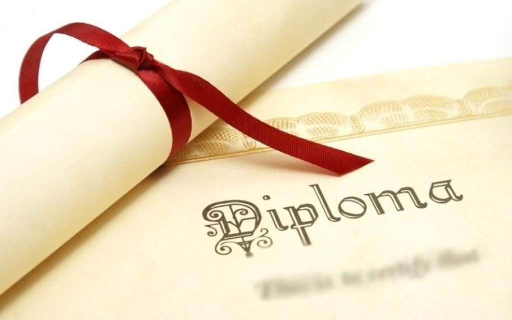 A nyugdíjas pedagógusok részére ismét lehetőség nyílik díszoklevél igénylésére.